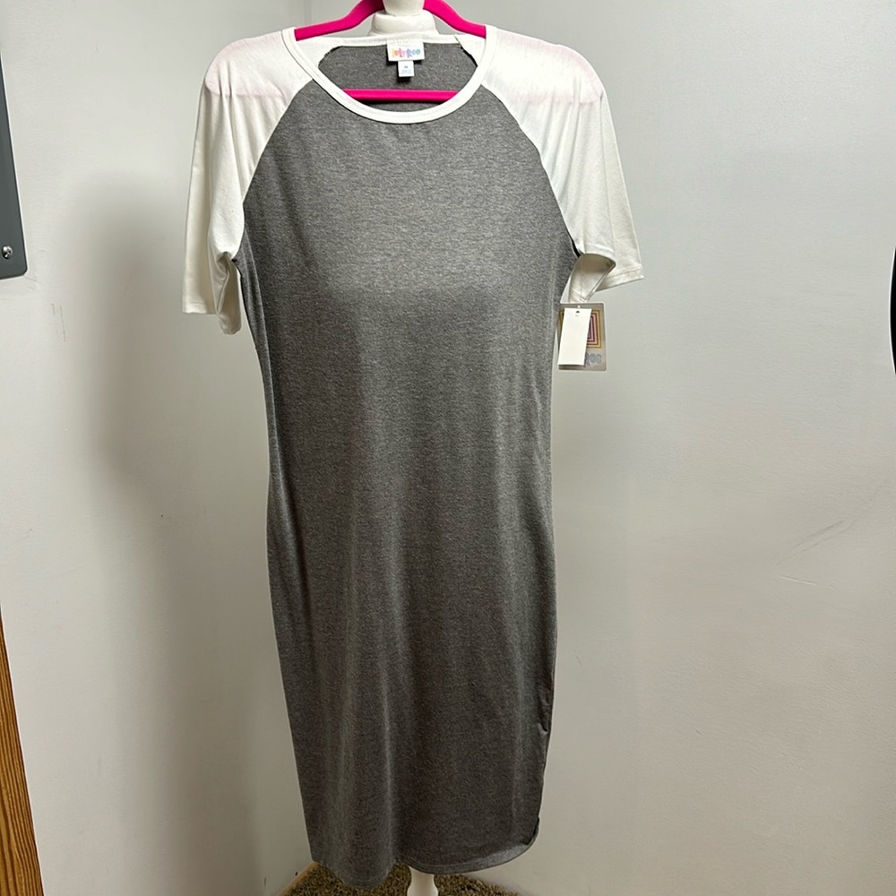 Julia dress in gray with white sleeves perfect for summer.